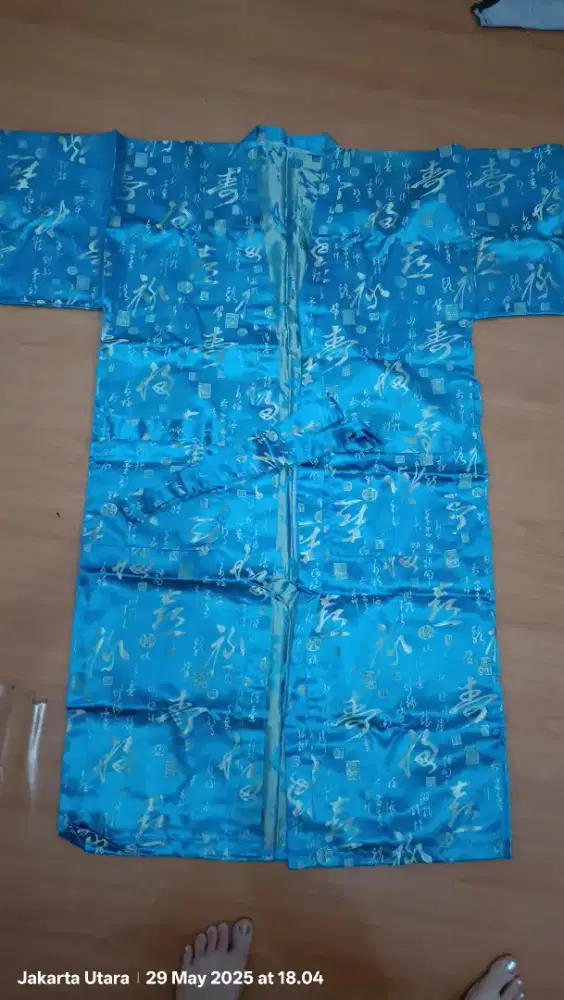 Kimono bertulisan Jepang