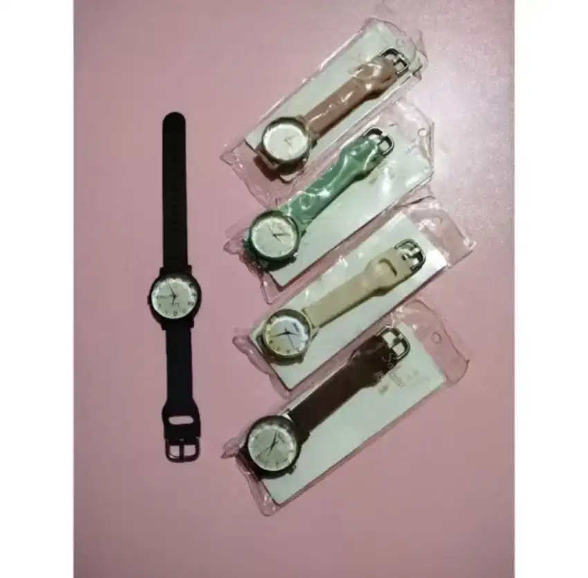 Jam tangan sakura/ 5 buah jam/Nego