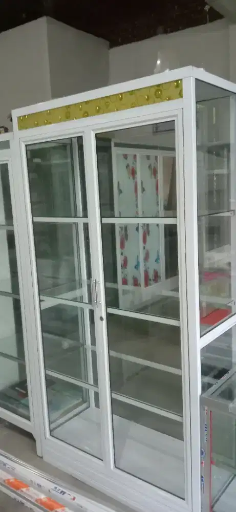 Lemari Pajangan ALUMINIUM 2 Pintu