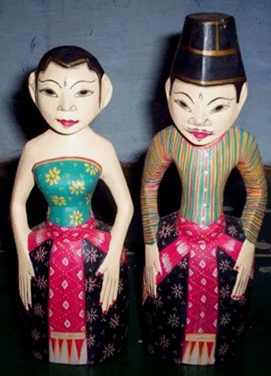 Patung Menongan Kayu