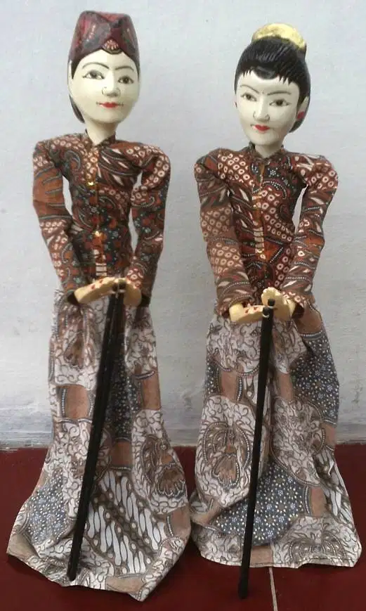 Sepasang Wayang Gambyong dan Menak