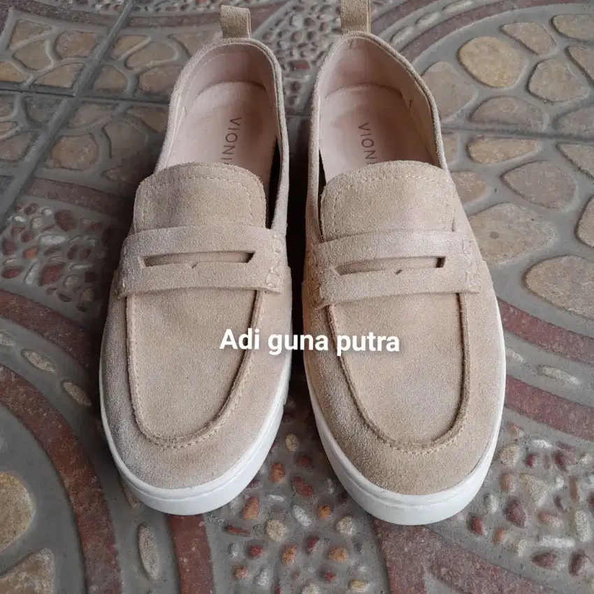 SLIP ON VIONIC UPTOWN SIZE 39 MULUS