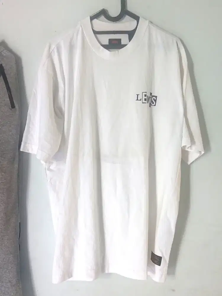 Baju Kaos T-shirt Levis Skateboard