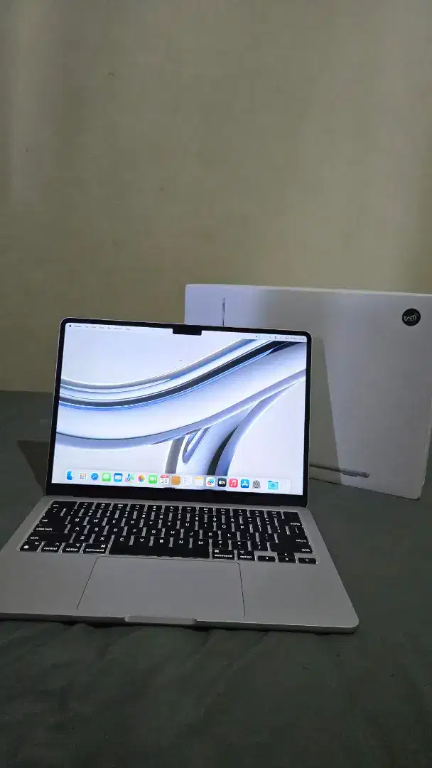 Macbook Air M3 512/24GB fulset garansi panjang ibox
