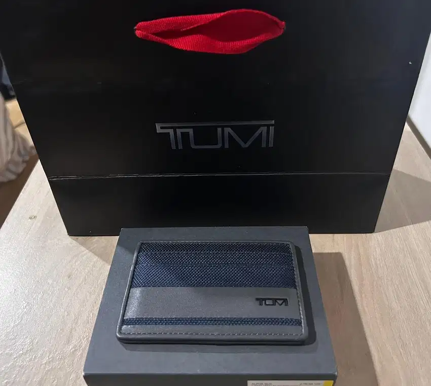 TUMI Slim Card Case Original Authentic
