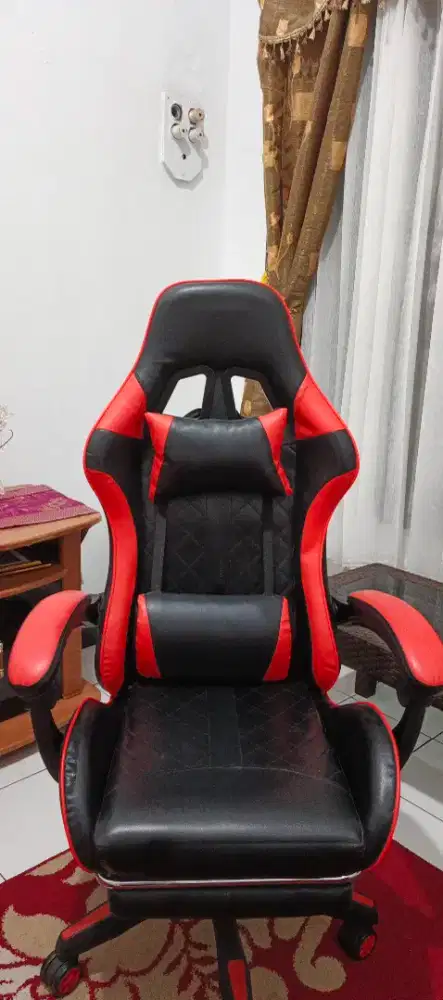 Kursi gaming Merah