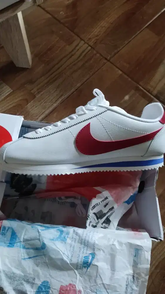 Nike cortez putih