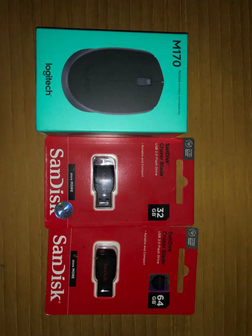 Mouse Logitech M170 & Flashdisk Sandisk