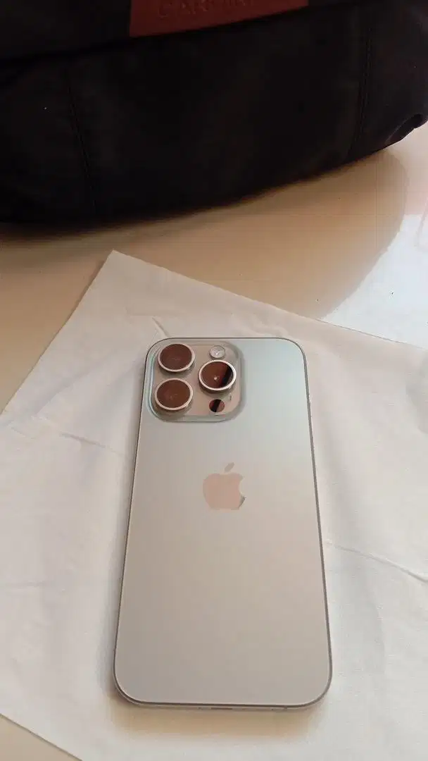 Di jual iphone 15 Pro masih mulus semulus titanium bisa chek langsung