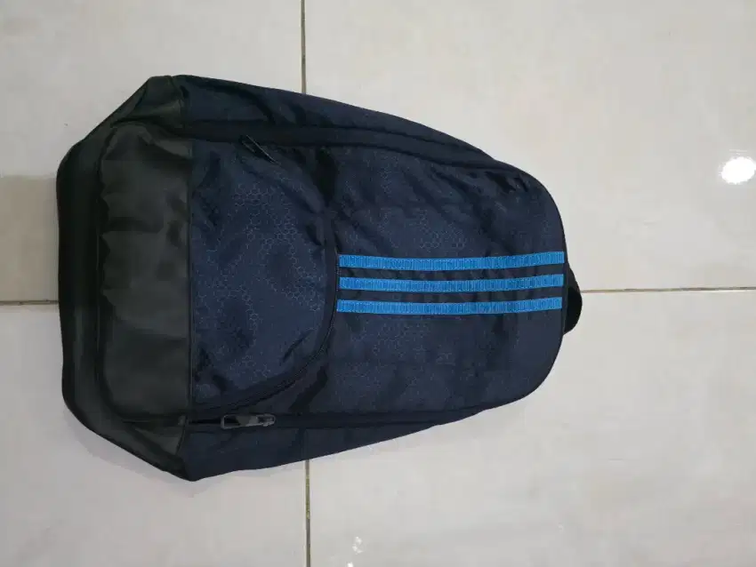 tas sepatu adidas