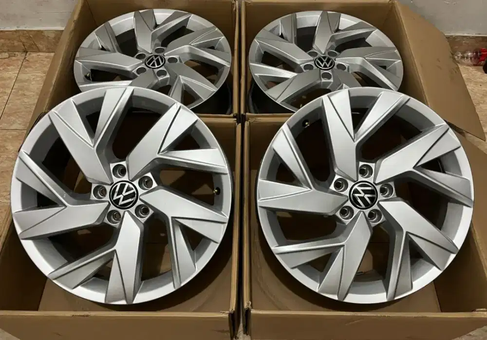 Jual MURAH! Velg ori+ban VW Tiguan R18 PCD 5x112 Lebar7 ET43 kyk baru