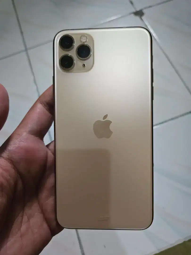 Iphone 11 pro max bekas ibox