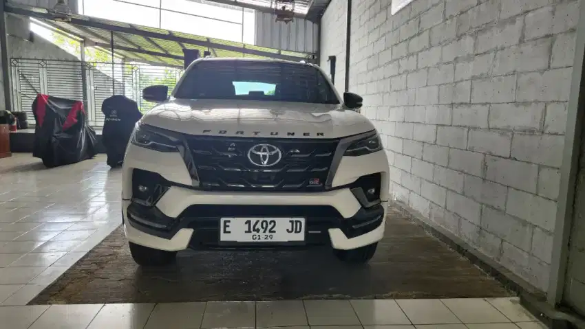 FORTUNER GR AT 2023