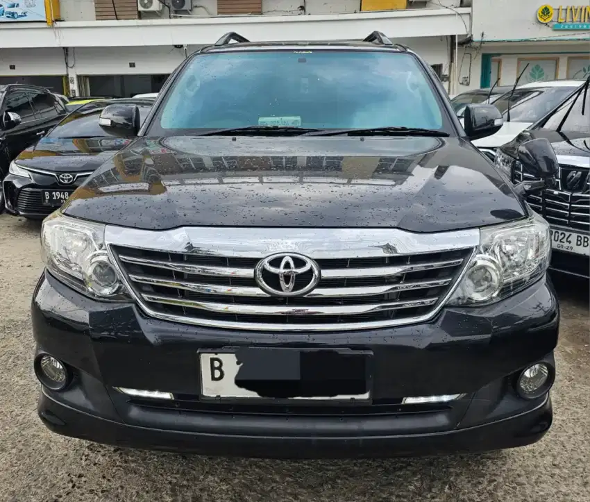 Fortuner V 4x4 AT 2014 istimewa dp 50 jt