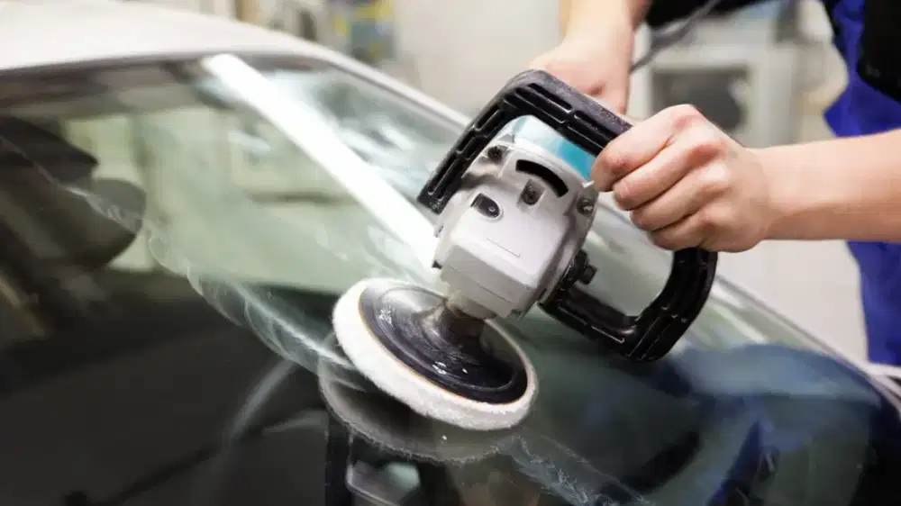 Poles lampu dan servis headlamp