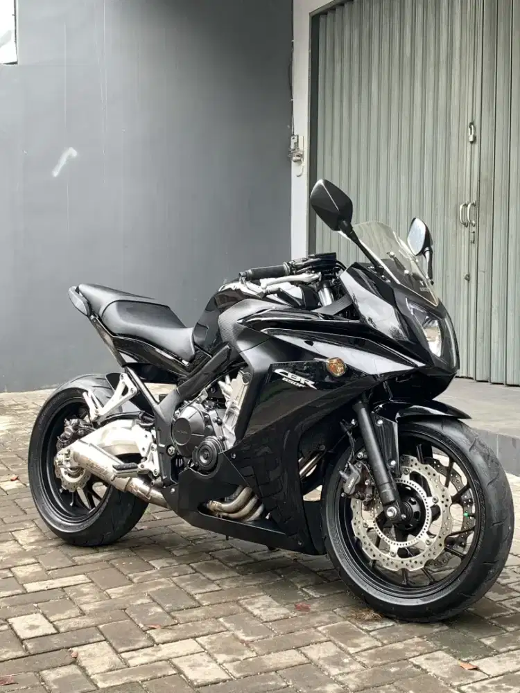 Moge Sport Turing Honda CBR650 F th 2015 Like New Siap Gas Antik