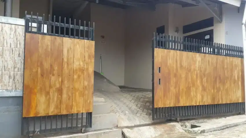 Dikontrakkan rumah bedeng dilengkapi AC di Pusat Kota Strategis