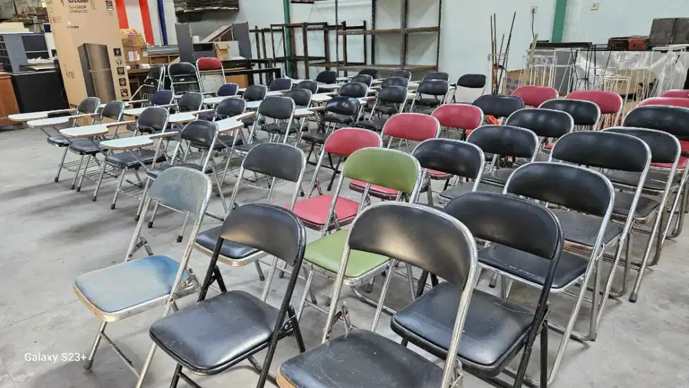 Kursi lipat dan kursi ber meja