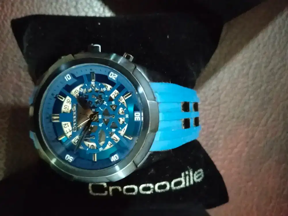 Jam tangan buat pria merk Crocodile