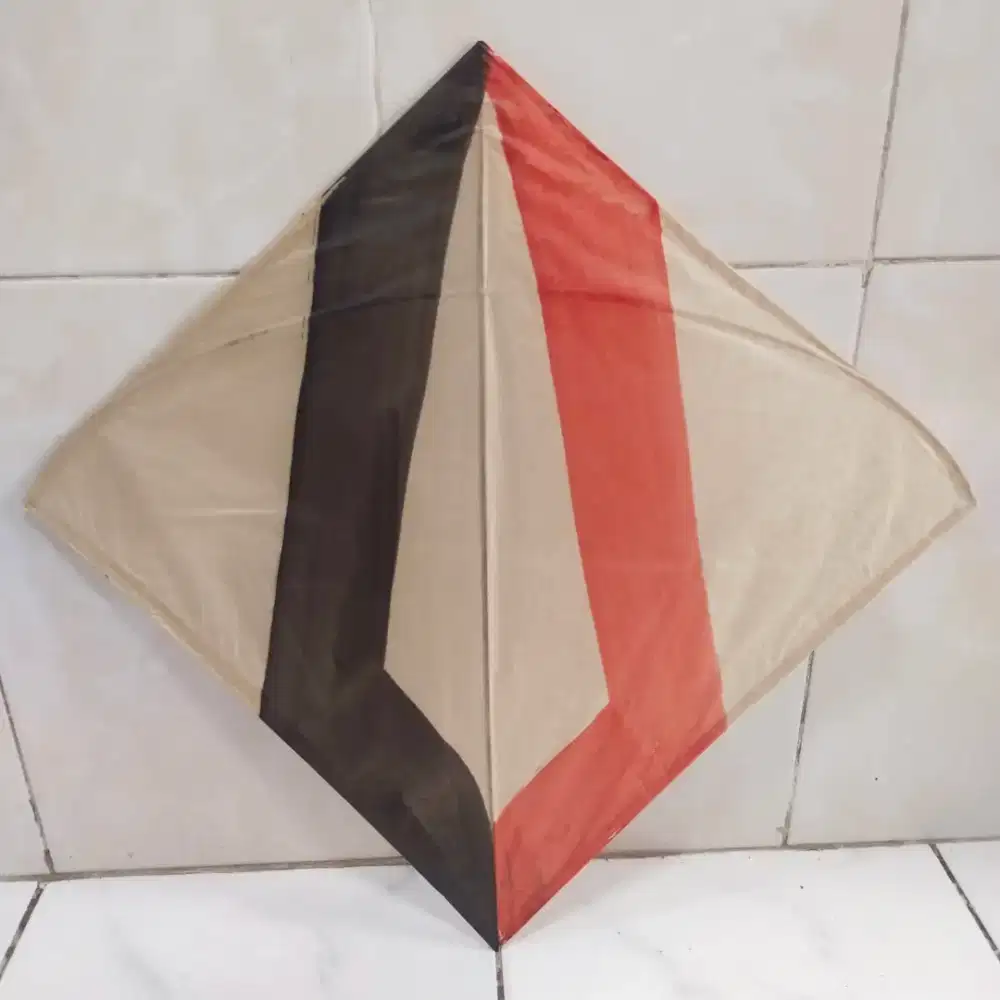 Layangan Aduan Size 54 58