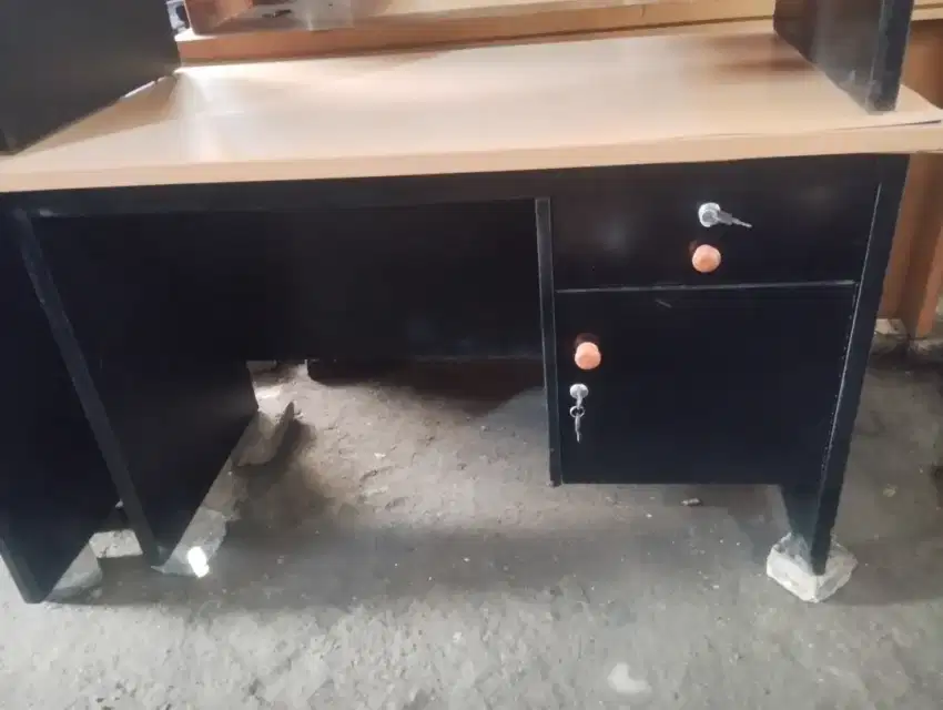 Meja kantor 120x75+100x75