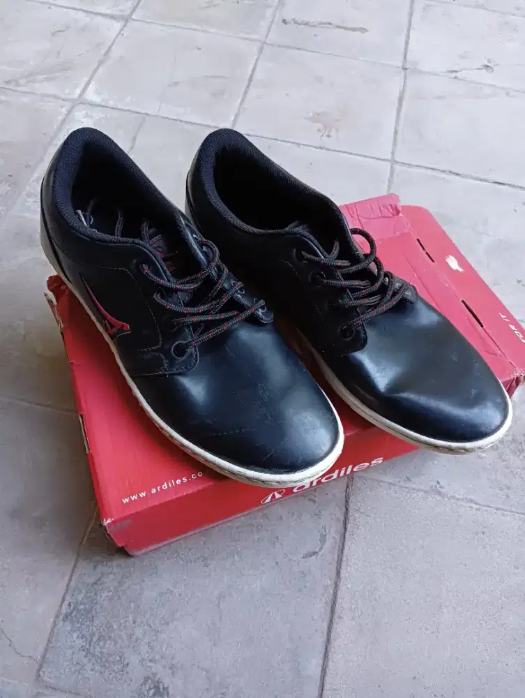 Sepatu pria merk ardiless
