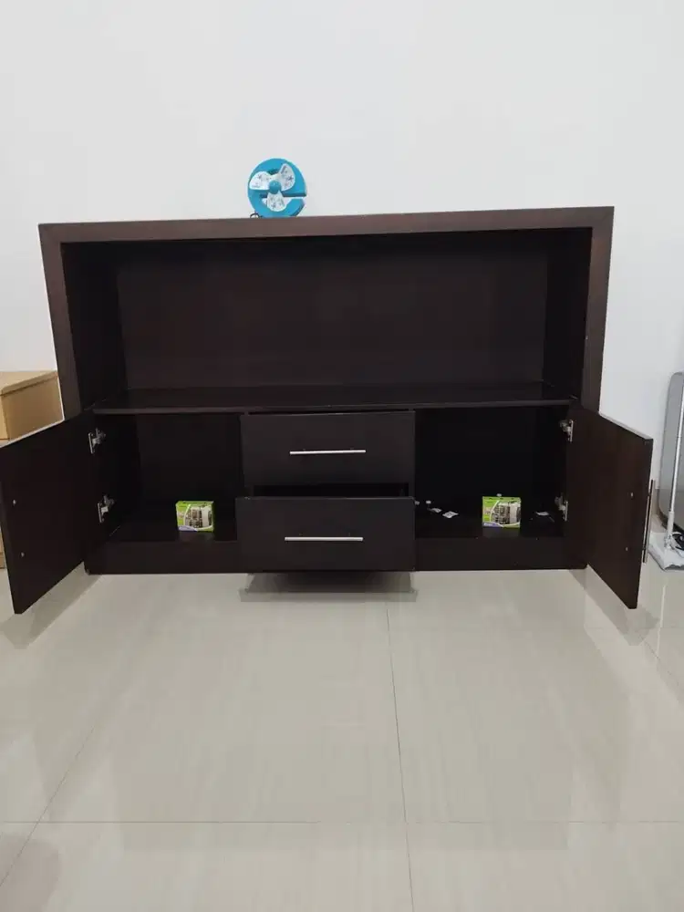 Lemari buffet minimalis