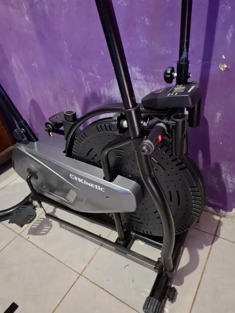 Sepeda statis kinetic masih bagus banget