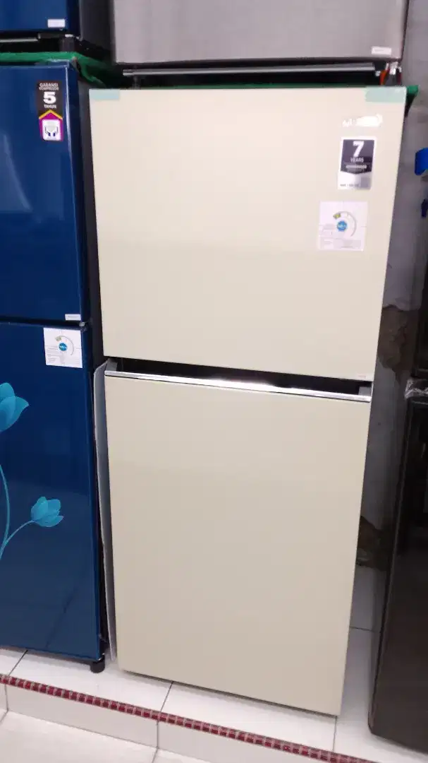 kulkas aqua 2pintu
