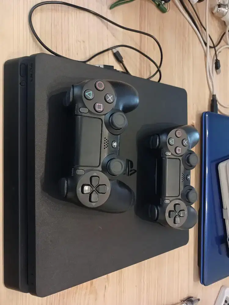 PS4 Slim Original Murah + Stik 2