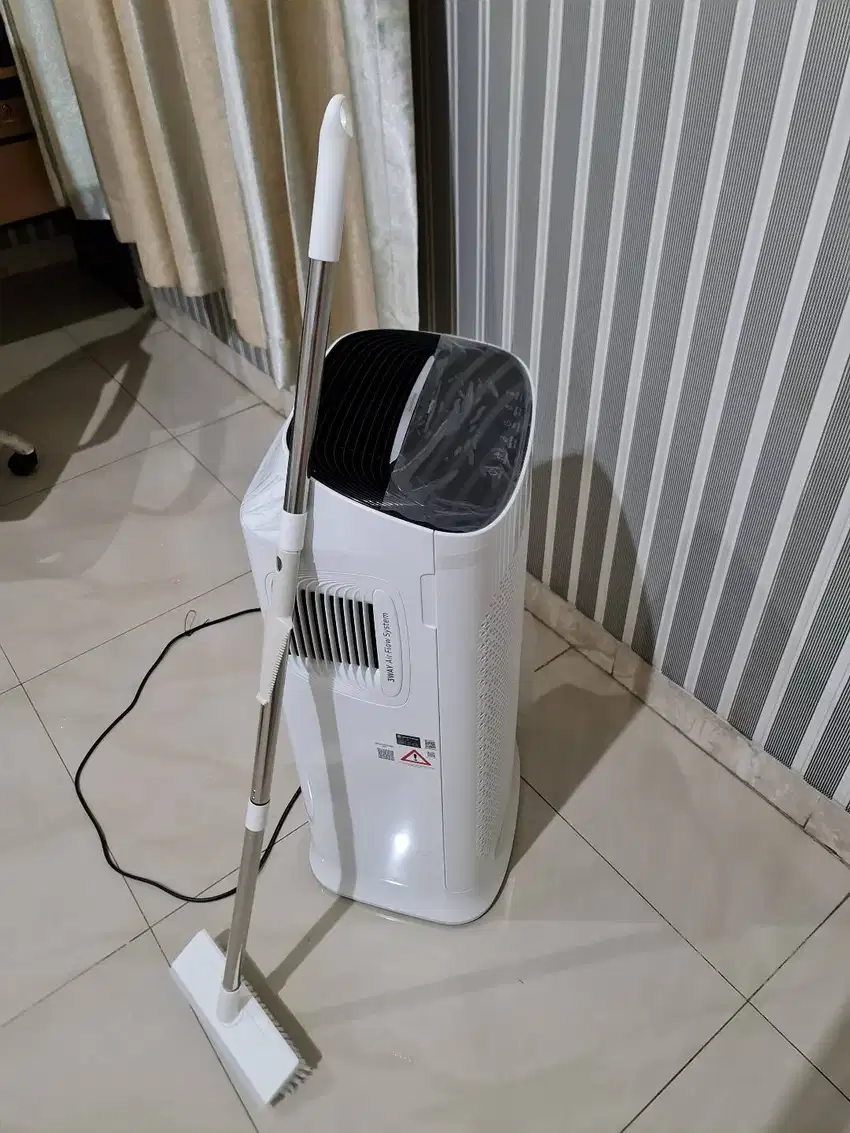 pembersih lantai kamar mandi WC  3 in 1 multifungsi terdapat cantolan