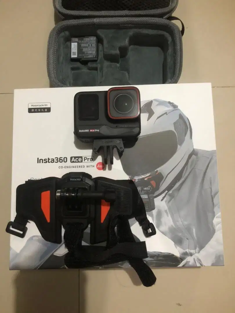 Insta 360 ace pro MOTORCYCLE KIT VERSION insta360 like new