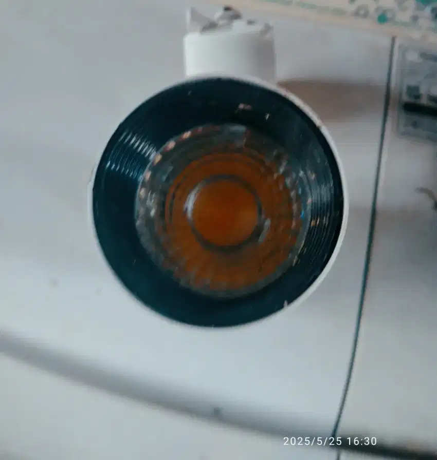 Lampu sudut normal