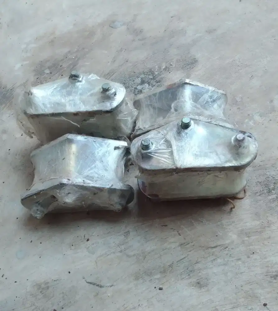 Anting per daun Suzuki Jimny Katana