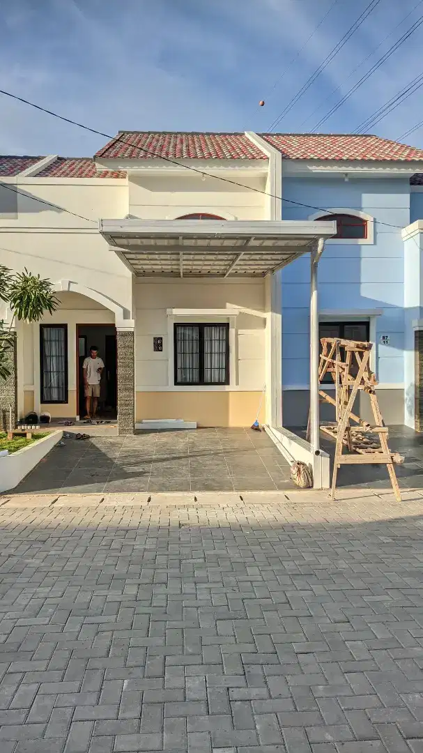 Kanopi baja ringan