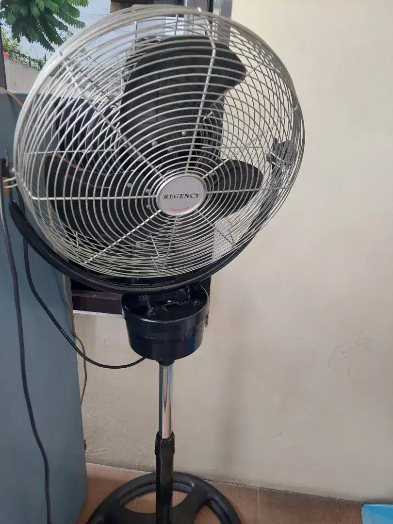 Kipas Regency Tornado Fan