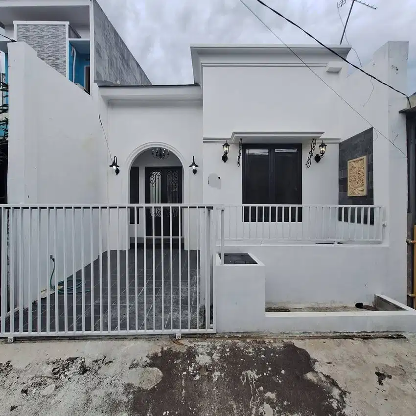 Rumah Baru Model Modern Classic 2 Kamar Tidur Dekat Masjid CIC (3103)