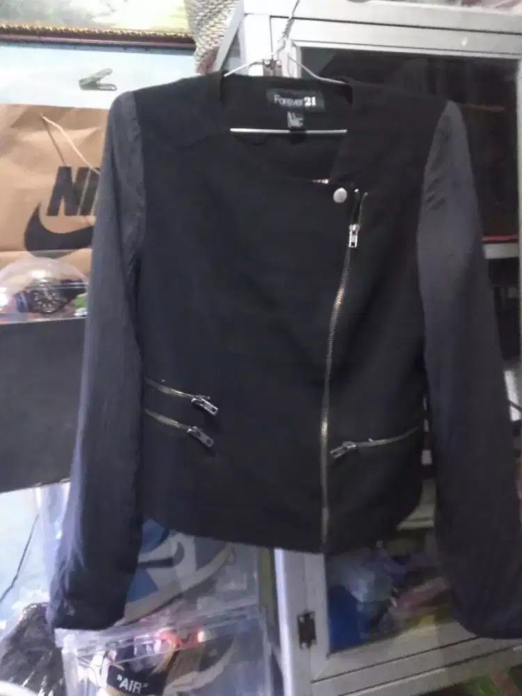 Blazer wanita forever 21