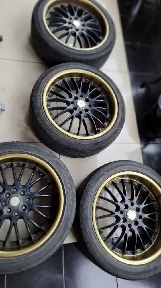 Jual 1 set velg celong dan ban copotan 215/45 R17