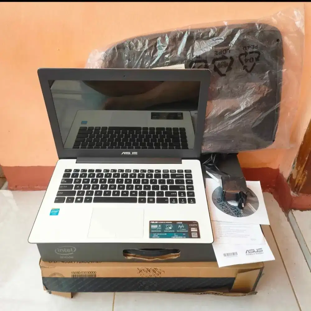 laptop ASUS ram 2 GB HDD 500