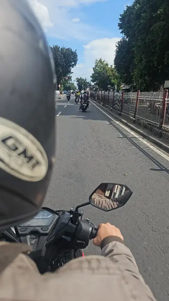 di cari mekanik motor