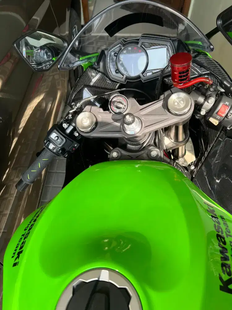Kawasaki zx6r tahun 2021