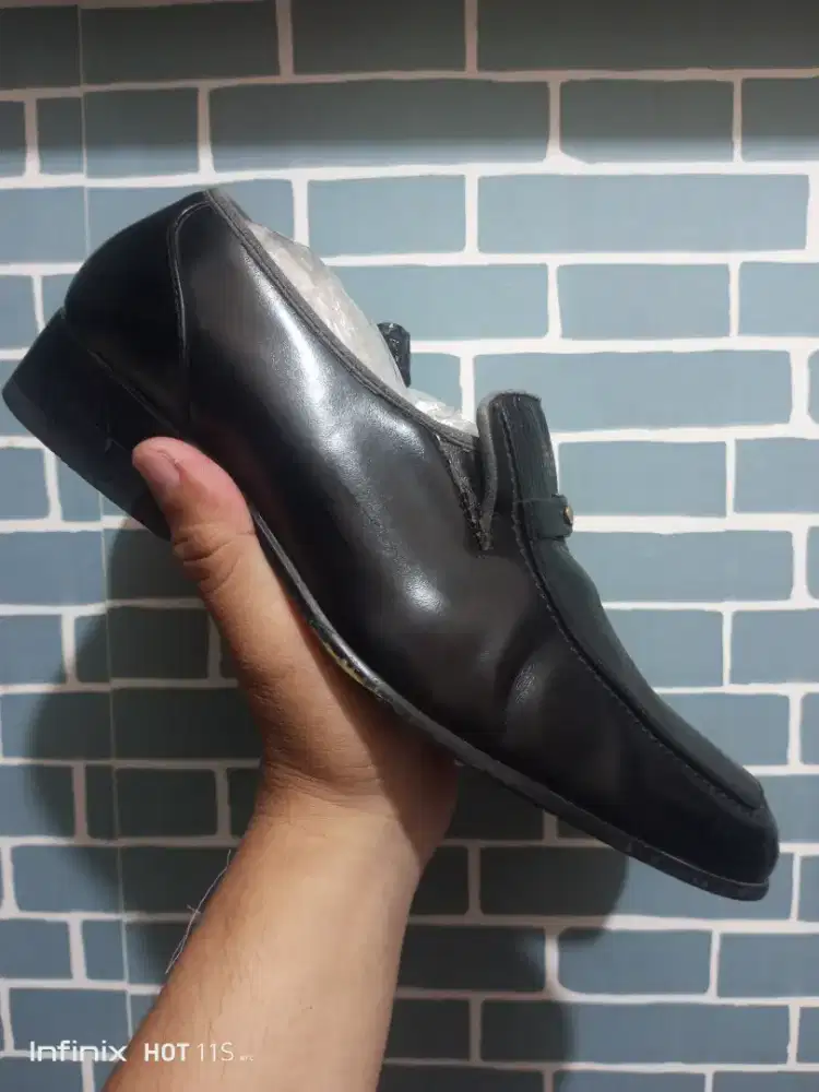 SEPATU PANTOFEL LEONARDO