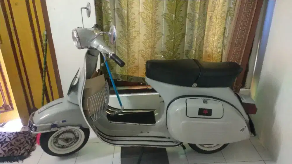 Vespa super 150 taun 1978