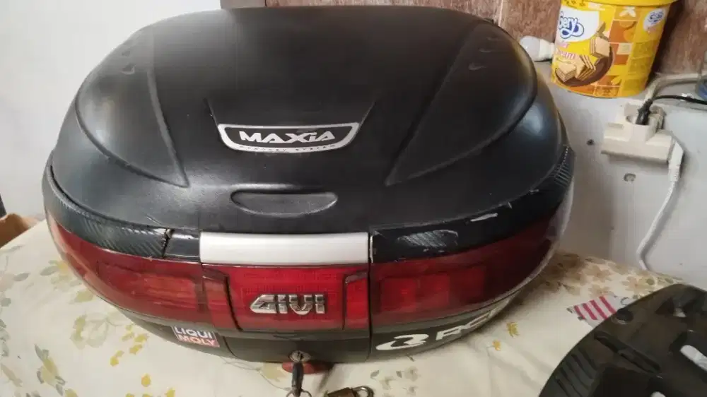 Box GIVI maxia E52