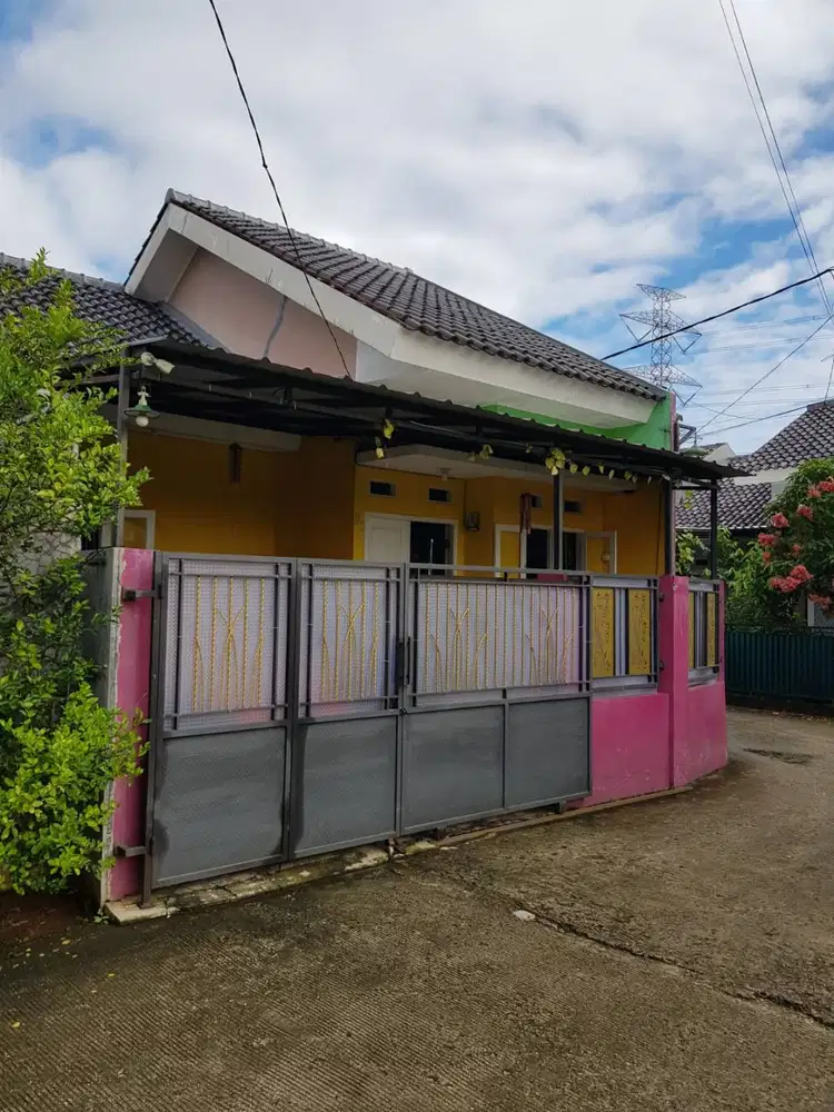 Di Jual Rumah ramah lingkungan, nyaman dan sejuk (di pusat kota Depok)