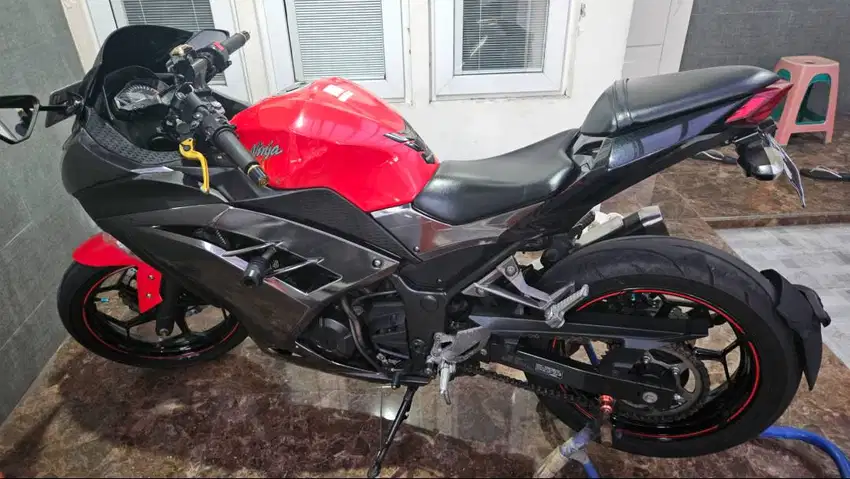 Kawasaki NINJA 250 FI SE ABS Merah (NEGO)