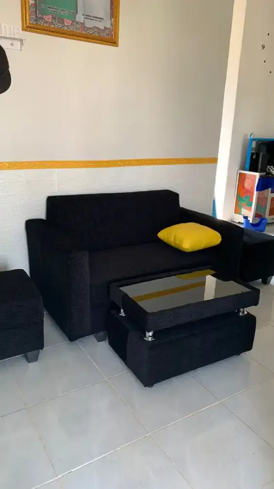 Ready Sofa Aesthetic Model Minimalis Terbaru Warna Hitam Cantik