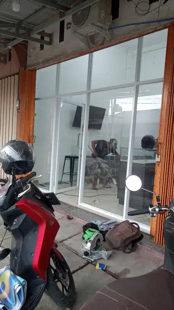 bikin partisi kaca almanium murah