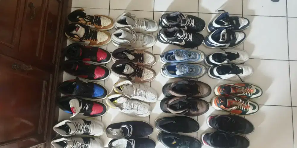 JUAL BORONGAN SEPATU SNEAKER